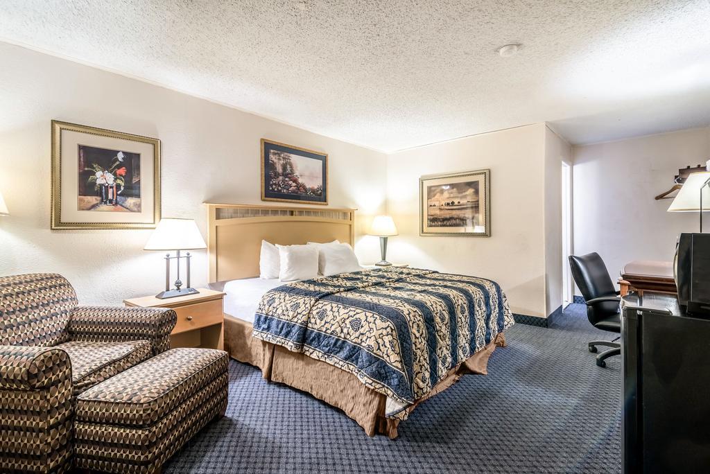 Red Carpet Inn & Suites Albany Airport Exterior foto